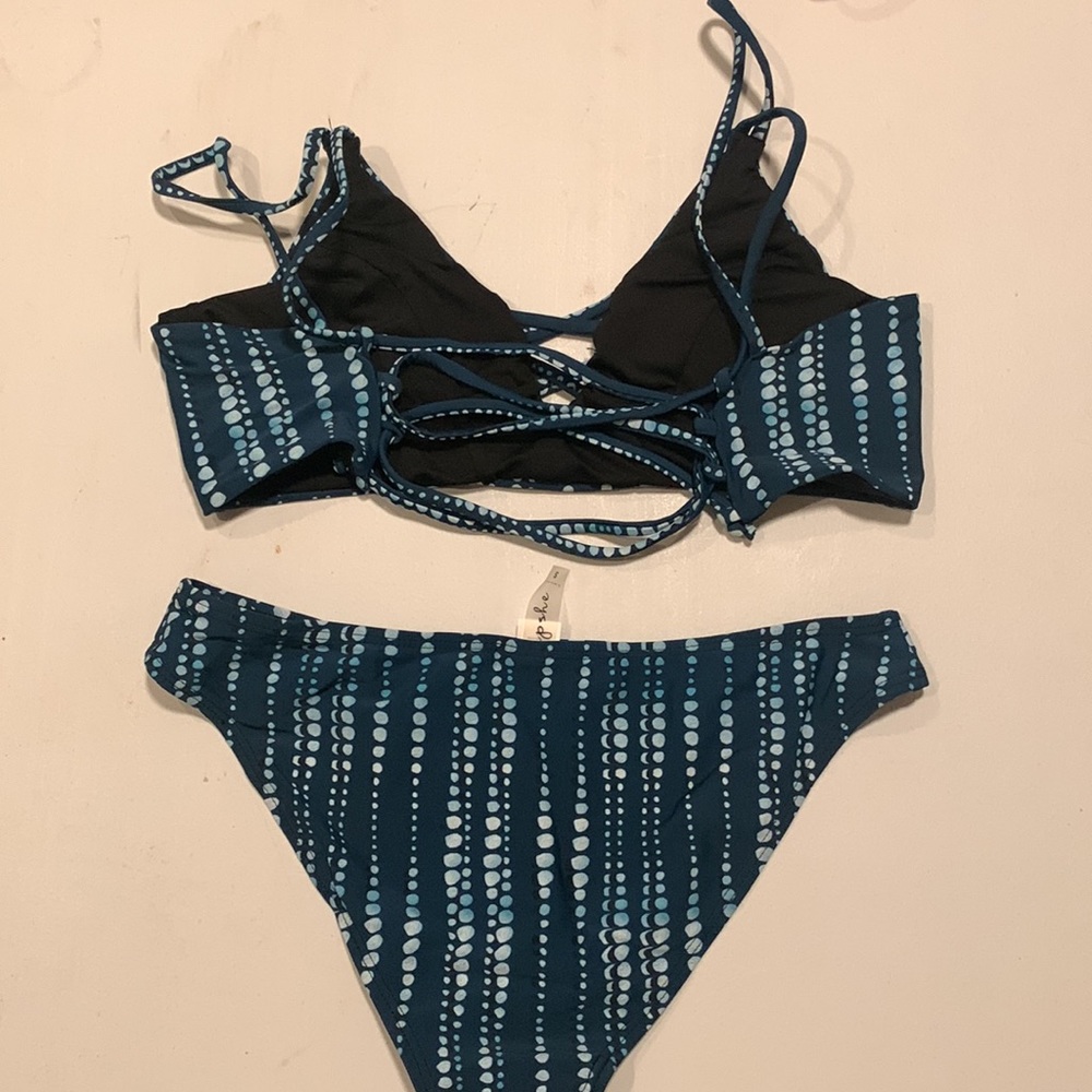 Bathing suit - Picture 2 of 3